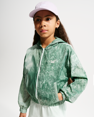 Nike Sportswear Club Girls' Woven Track Jacket. Nike.com
